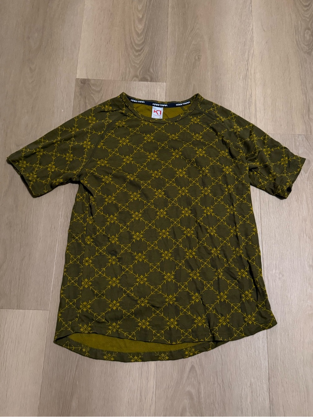 Kari Traa Olive Patterned Short-Sleeve Women’s Shirt Size Medium Liv